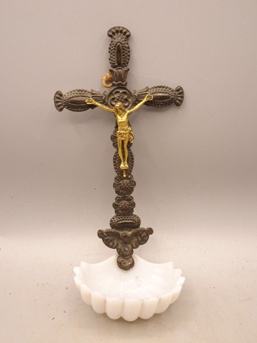 Christ crucifix benitier en - christ,