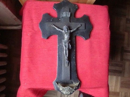 Crucifix benitier bois noirci - bois,