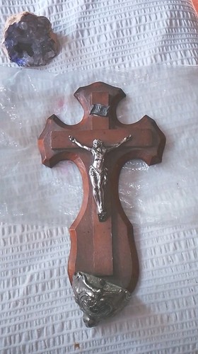 Ancien crucifix mural - en, bois