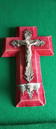 Grand crucifix avec bénitier - grand,